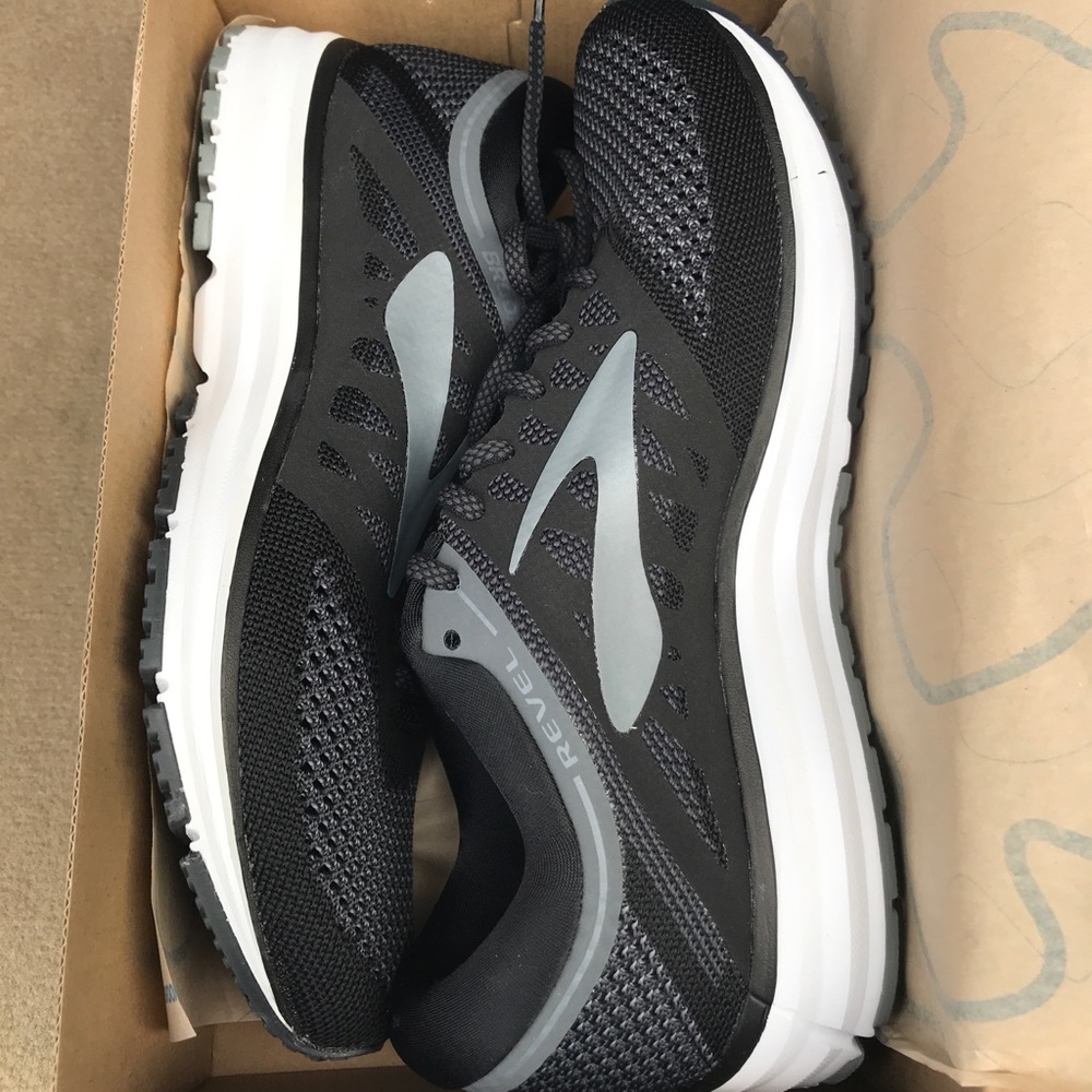 Brook Revel Running Shoes